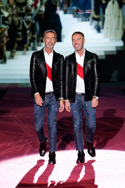 Look 32